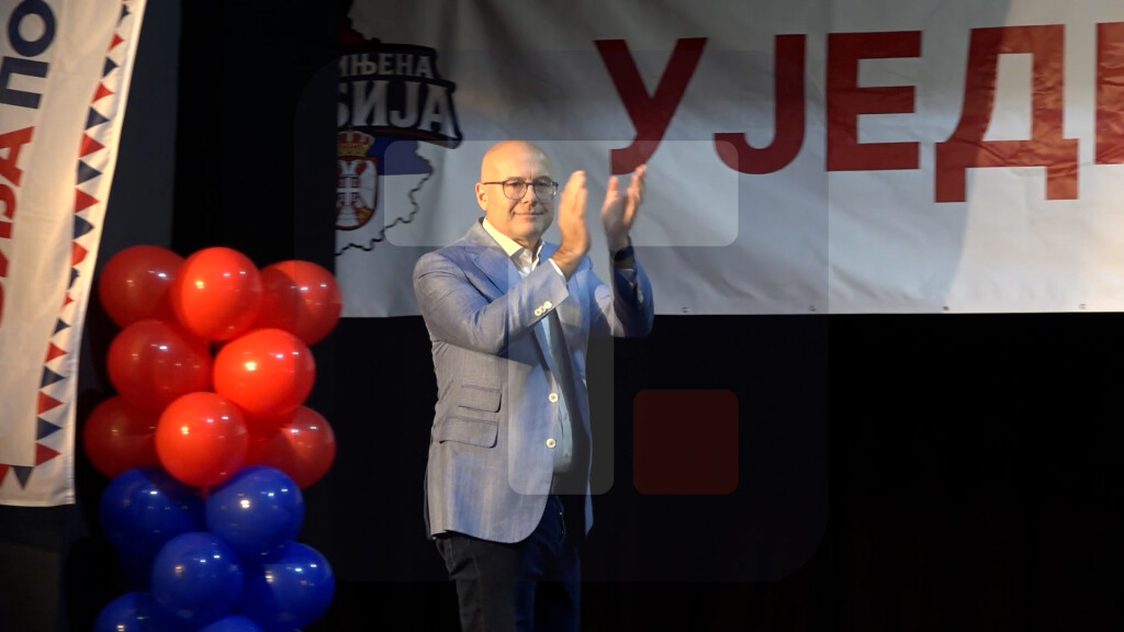 Vučević i Knežević na tribini u Crvenki: Izbori 25. oktobra važni za budućnost Srbije