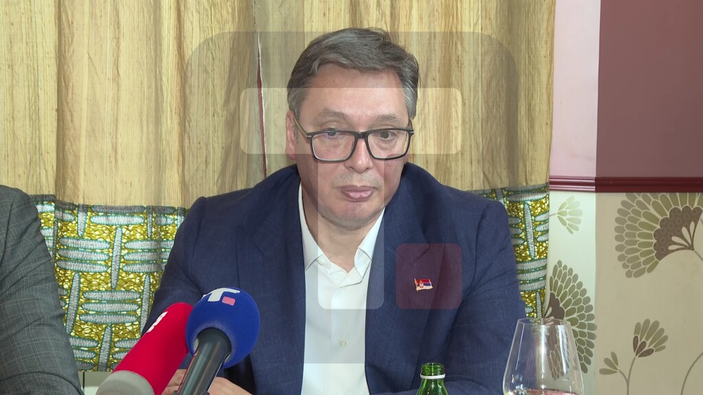 Vučić:Imamo dobru košarkašku ekipu,jedini nemamo strance već samo ljude koji vole Srbiju
