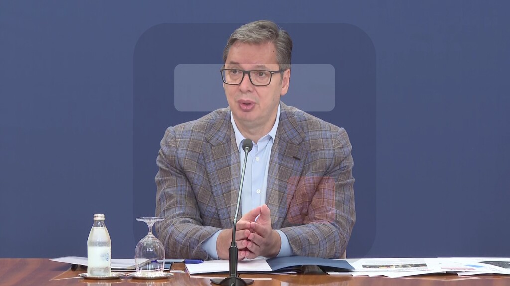 Vučić: Čestitam MUP-u na tome što je na jako miran i staložen način reagovalo na nasilje