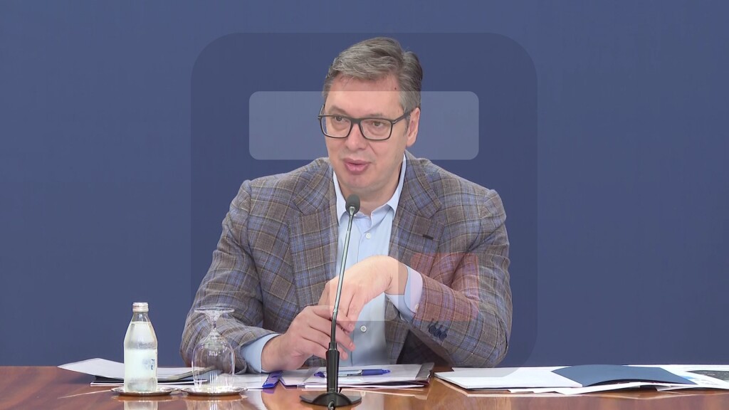 Vučić: Marinika Tepić je sinoć imala istorijsku priliku da vidi moderne vozove i prugu, jer smo to mi uradili