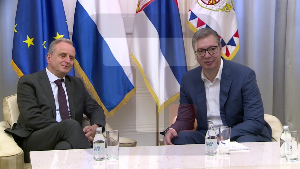 Vučić na sastanku sa ambasadorom Kraljevine Holandije Jousta Reintjesom