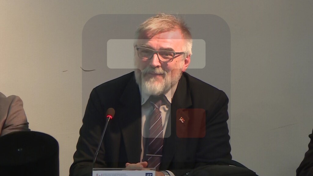 Rakić: Naš zadatak je da im ne damo da prekrajaju istoriju