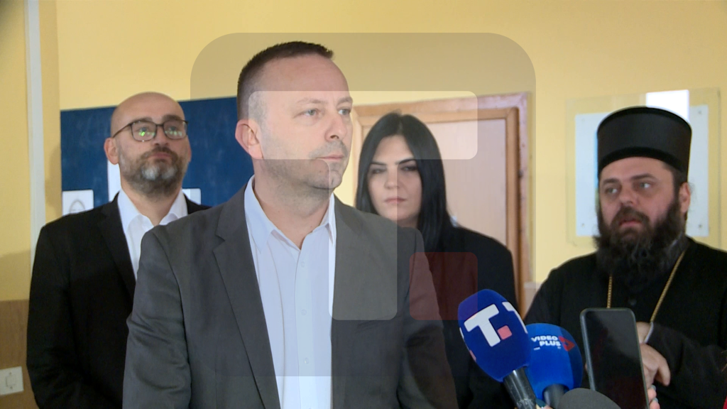 Kujundžić: Cilj Fondacije da se na ovom području u narednom periodu organizuje IT centar za edukaciju i starije dece od 14 do 18 godina