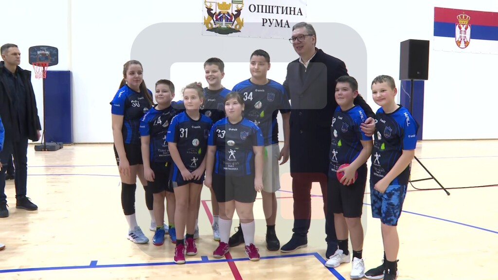 Vučić u novoj sportskoj hali u Putnicima