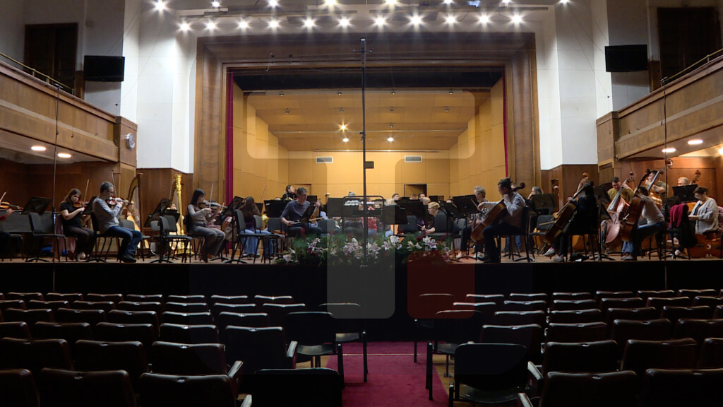 Proba pred koncert posvećen uspomeni na prerano preminulog šefa-dirigenta Felca