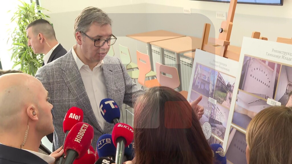 Vučić: Autoputevi brzo propadaju ukoliko se ne održavaju, zato mi ulažemo 450 miliona evra svake godine, to moramo da radimo i sa školama