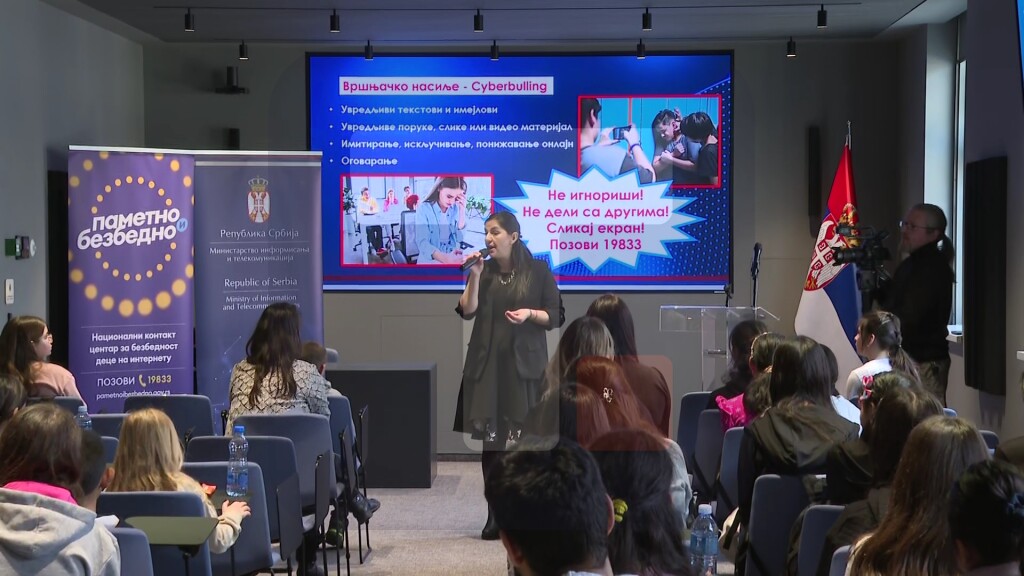 Predavanje Nacionalnog kontakt centra za bezbednost dece na internetu