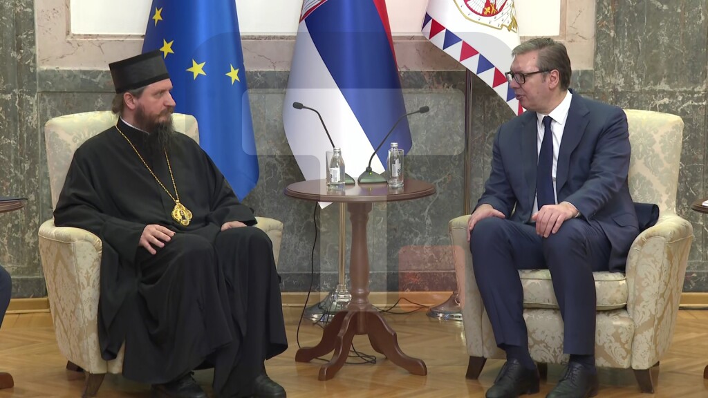 Vučić sa episkopom Sergijem koji će mu uručiti Orden Novomučenika bihaćko-petrovačkih