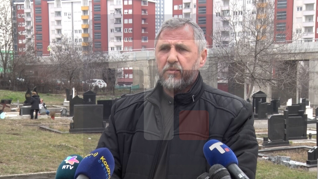 Otac Staniša: Vrlo mali broj ljudi dolazi ovde da posećuje grobove svojih predaka makar na zadušnici