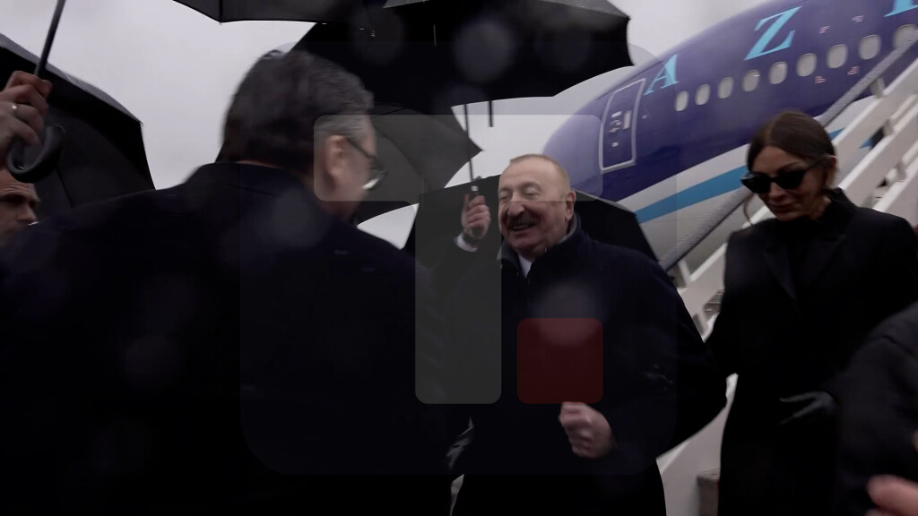 Predsednik Alijev stigao u posetu Srbiji, dočekao ga Vučić