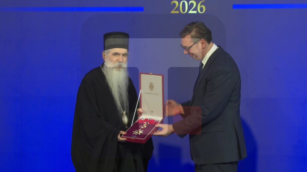 Vučić uručio dobitnicima Ordene srpske zastave i Ordene Karađorđeve zvezde