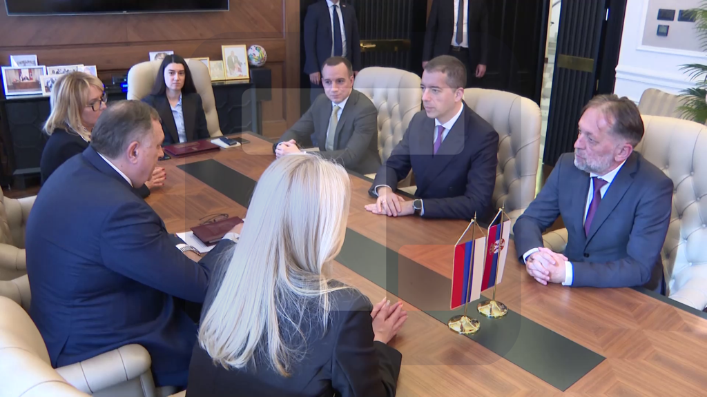 Sastanak Đurića sa predsednikom SNSD-a Miloradom Dodikom i vršiocem dužnosti predsednika Republike Srpske Anom Trišić Babić