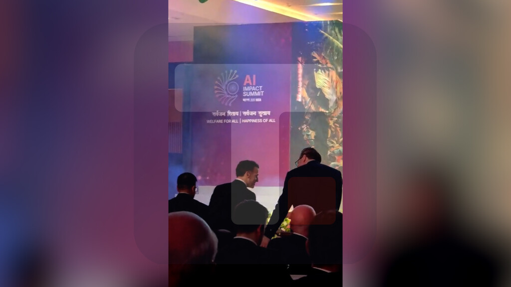 Vučić sedeo pored Makrona na večeri koju je organizovao premijer Indije