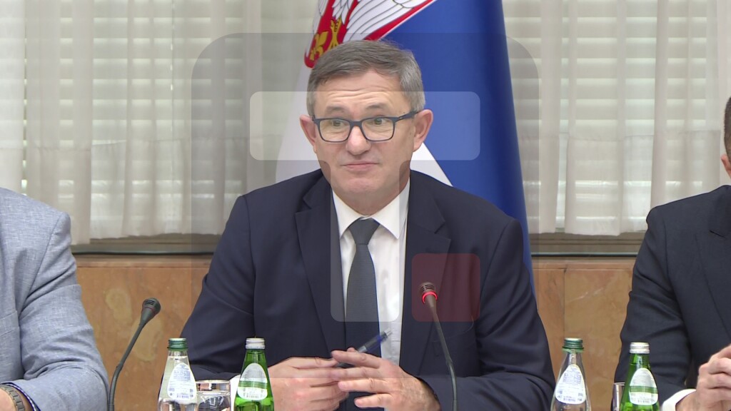 Glamočić: Ko bude stavio zastavu "100% iz Srbije" imaće nagradu kod potrošača da proda proizvod, ali i odgovornost