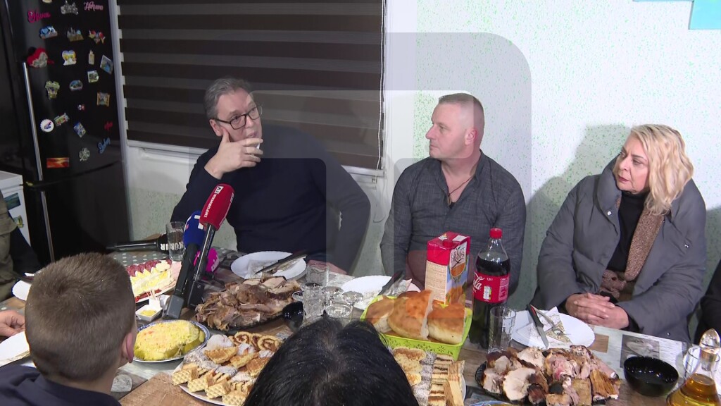 Vučić: Trudim se da uvek budem na strani žena, žene su stub porodice i Republike Srbije