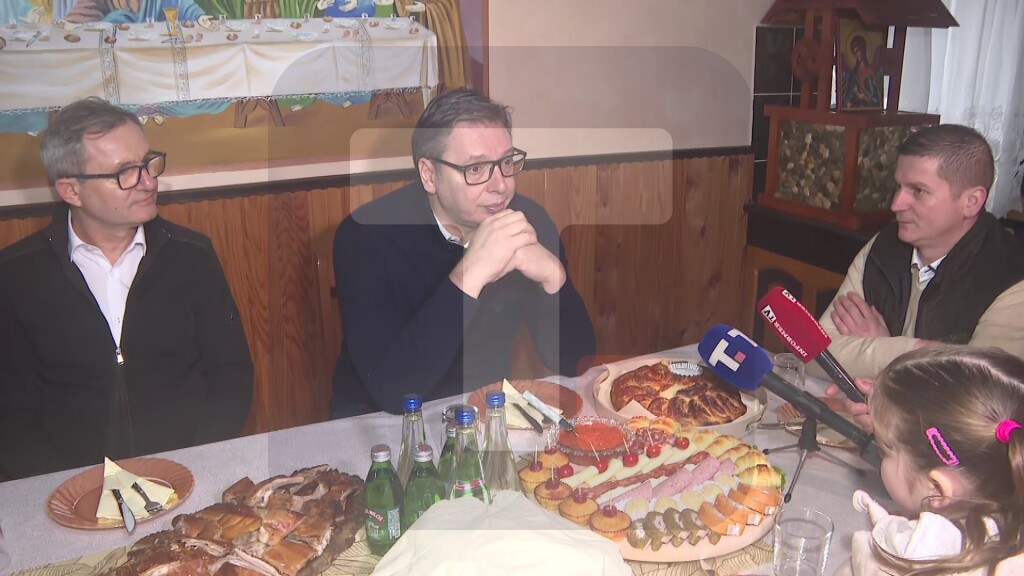 Vučić u poseti porodici Simonović u naselju Jasikovo