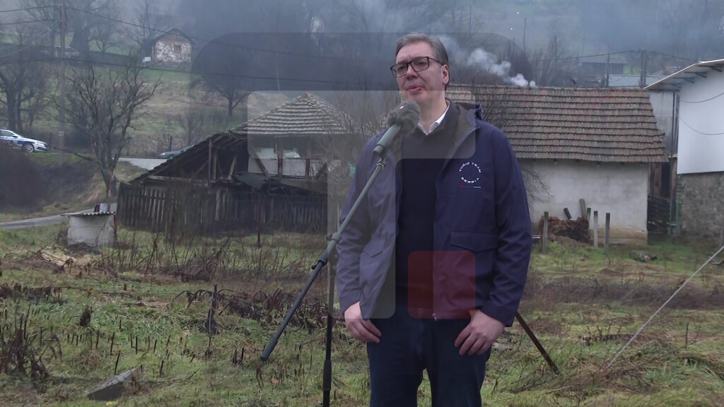 Vučić: Povećaćemo broj zaposlenih žena u preduzeću Jumka