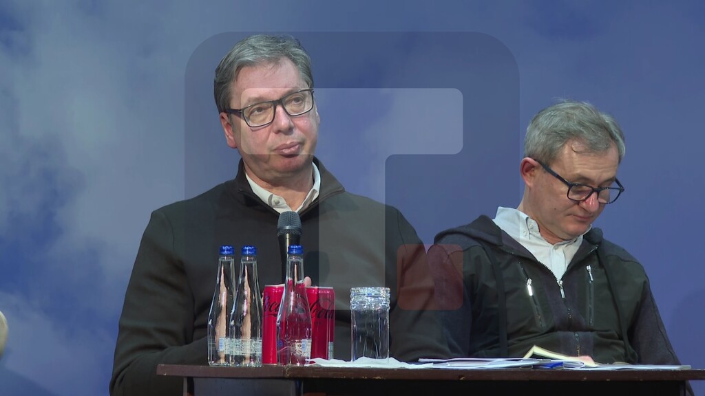 Vučić: Mojim insistiranjem izgrađeni su brojni autoputevi