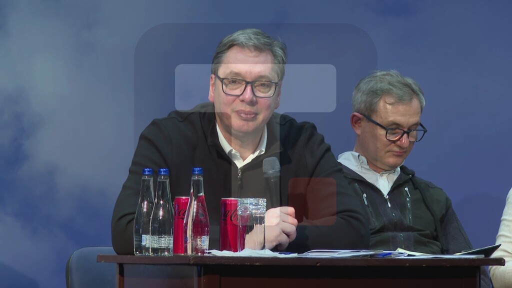 Predsednik razgovara sa Kladovčanima o izazovima u gradu