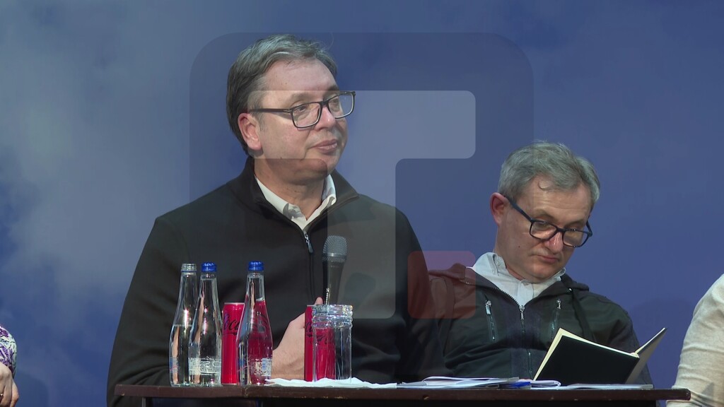 Vučić u dijalogu sa građanima o njihovim problemima
