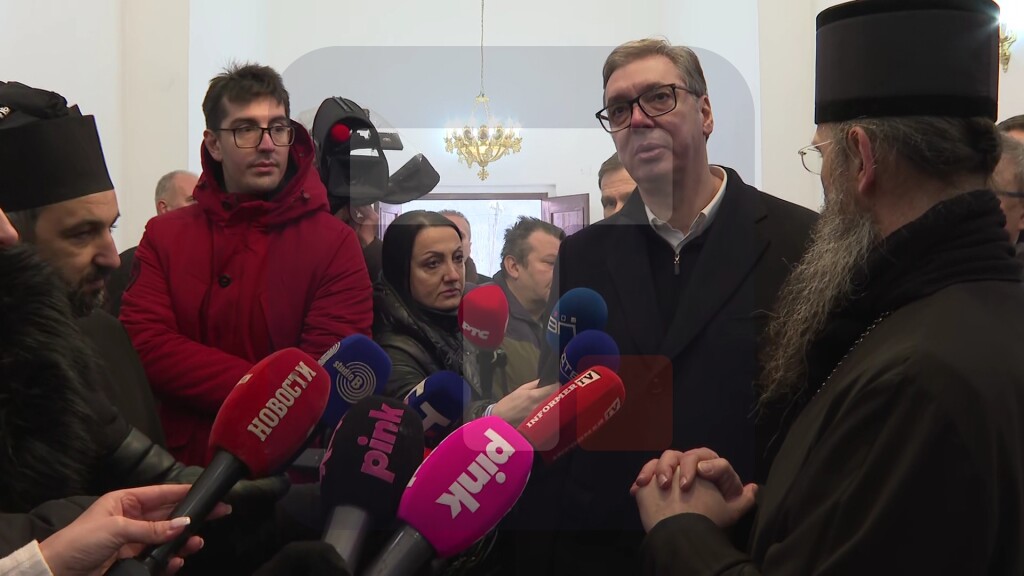 Vučić u obilasku crkve Svetog cara Konstantina i carice Jelene