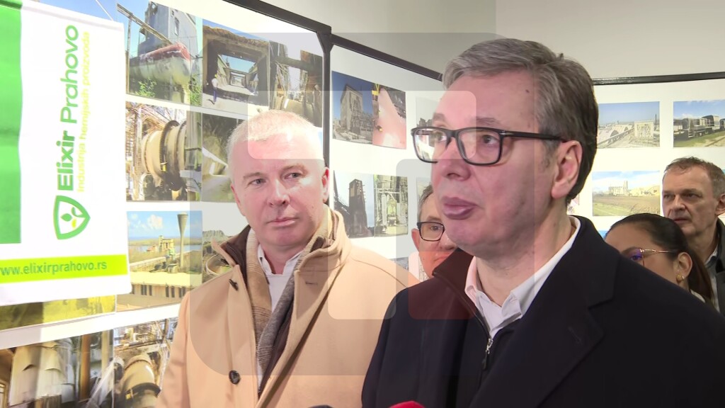 Vučić u obilasku Istorijskog muzeja u okviru fabrike Elixir