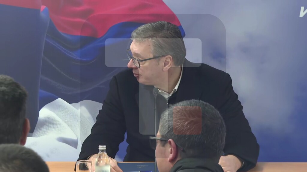 Vučić: Projekat mobilnih ambulanti mora da bude mnogo obimniji nego što je planirano