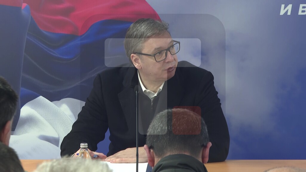 Vučić razgovara sa meštanima sela Sastavak