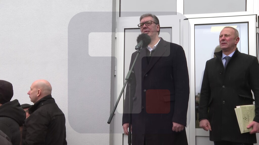 Vučić: Uspeli smo da odbranimo i sačuvamo zemlju Srbiju