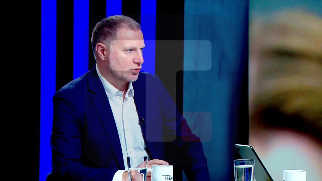 Mijačić: Zakonima vrše pritisak i na zdravstvo i na školstvo