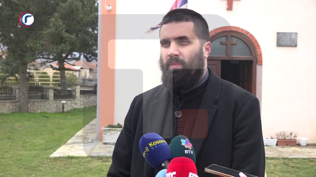 Vukomanović: Dvojica muškaraca sa fantomkama načinili manju materijalnu štetu na vratima crkve i odneli oko 70 evra