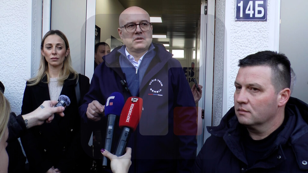 Vučević u Lučanima: Put do pobede na izborima neće biti lak, razgovarati sa građanima