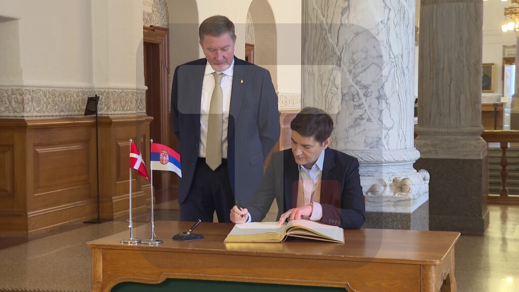 Brnabić se upisala u Knjigu gostiju