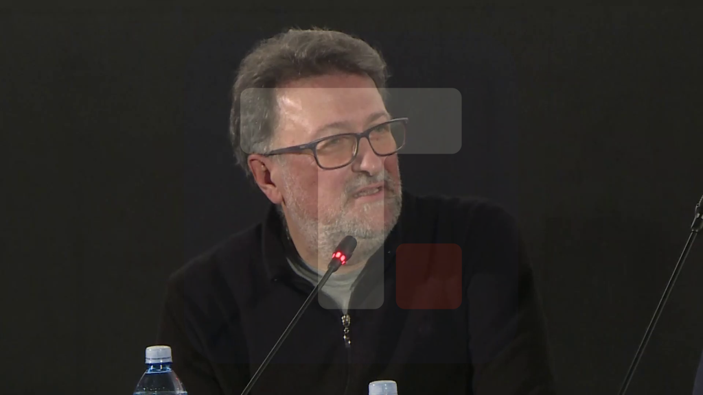 Milosavljević: Komedija je izrasla iz drame u čijem je centru odnos oca i ćerke i njihov pokušaj zbližavanja posle godina razdvojenosti