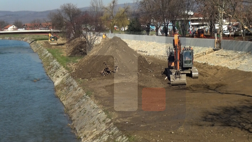 Radovi na koritu reke Vlasine