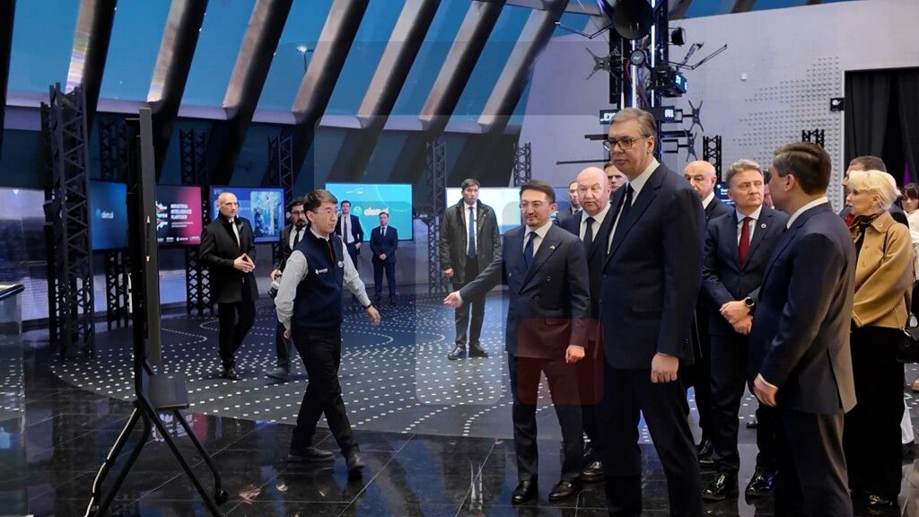 Vučić u Astani obišao prostor gde je održan EXPO 2017,a koji je sada centar poslovanja
