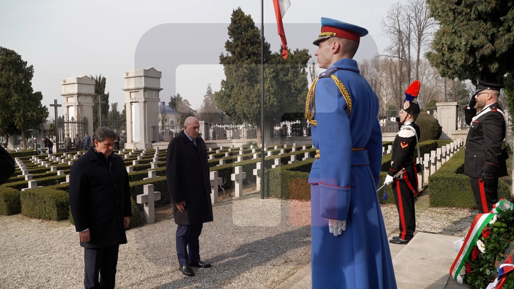 Gašić i Krozeto položili vence na Novom groblju
