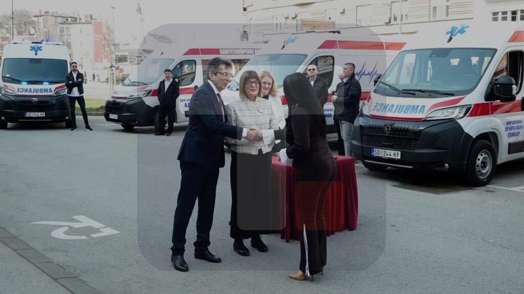 Gojković uručila sanitetska vozila za 22 zdravstvene ustanove u AP Vojvodini