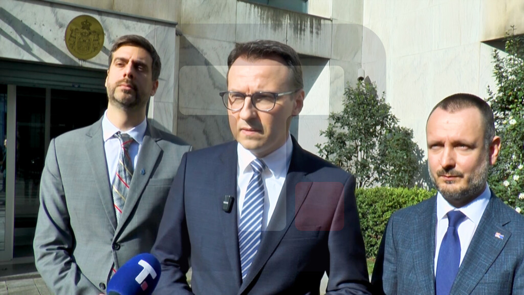 Petković: Probleme jedino i isključivo možemo rešavati u dijalogu kompromisnim rešenjem