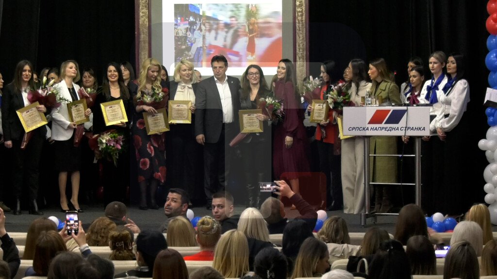 Gašić uručio zahvalnice Mesarović, Kovačević i Pavkov na svečanosti GO SNS u Kruševcu