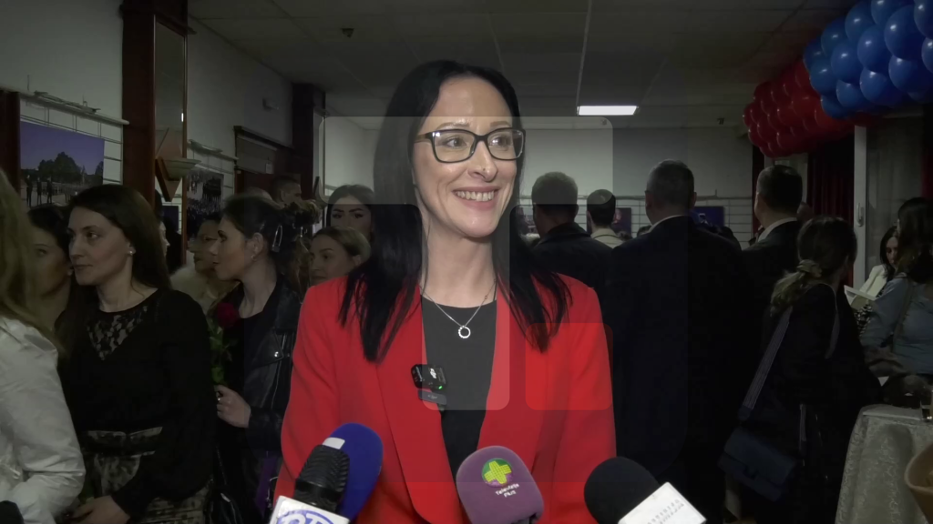 Žarić Kovačević: Svi smo jedna velika porodica, velika čast što sam primila ovu nagradu i nosi veliku odgovornost