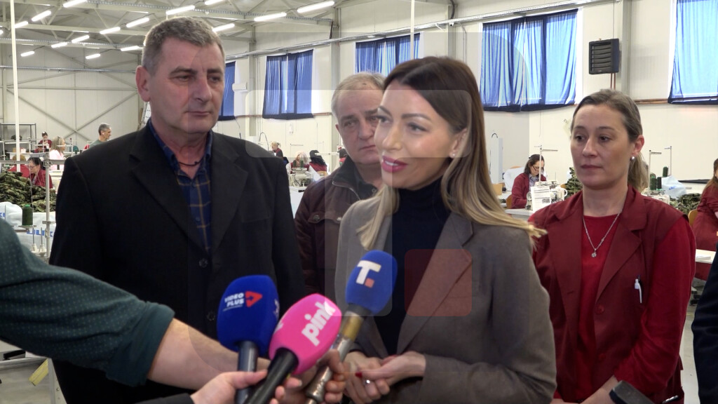 Mesarovićeva: Ženama zaposlenim u pogonu Yumco u Rudnoj Glavi po 20.000 dinara