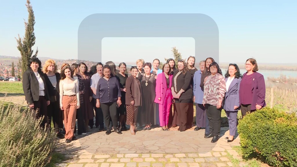 Petković i Mesarović razgovarali sa 35 preduzetnica o položaju žena u AP KiM