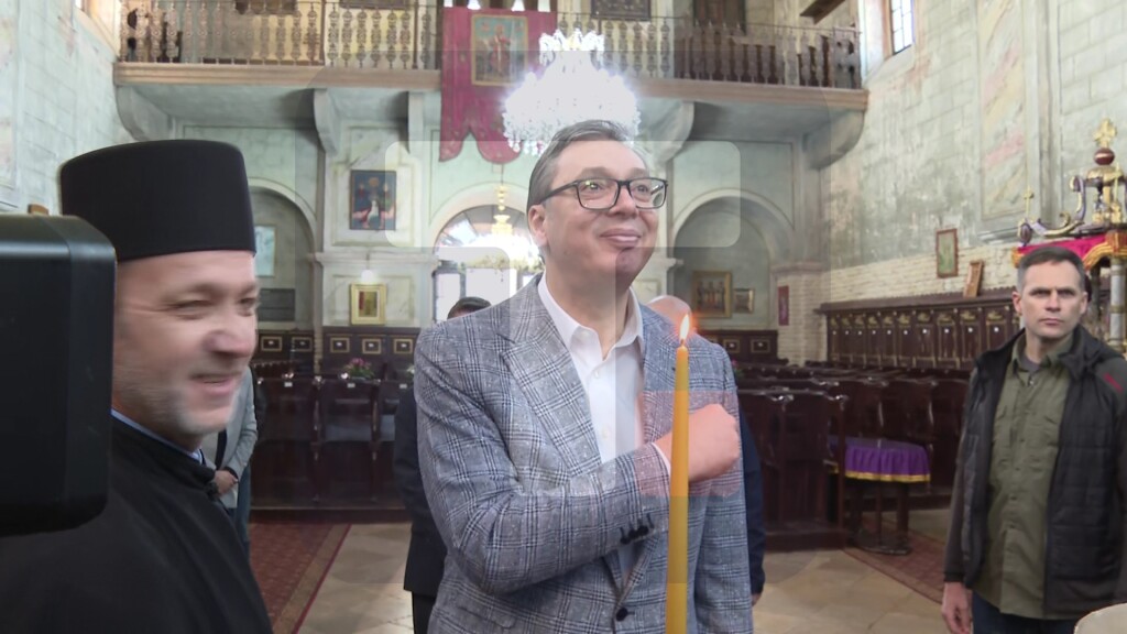 Vučić u poesti crkve Svetog Nikolaja u Sivcu kod Kule