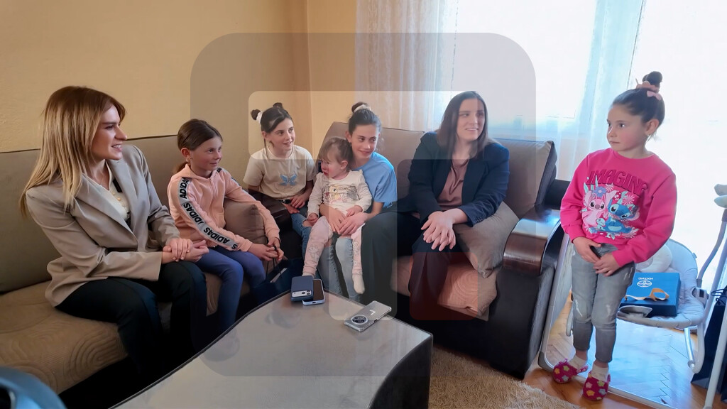 Đurđević Stamenkovski posetila višečlanu porodicu u selu Miščići kod Novog Pazara