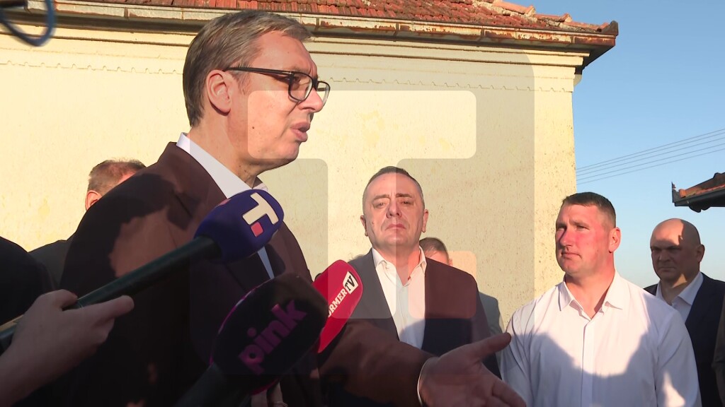 Vučić: Brze saobraćajnice i putevi su spas za sva sela u okolini Aranđelovca