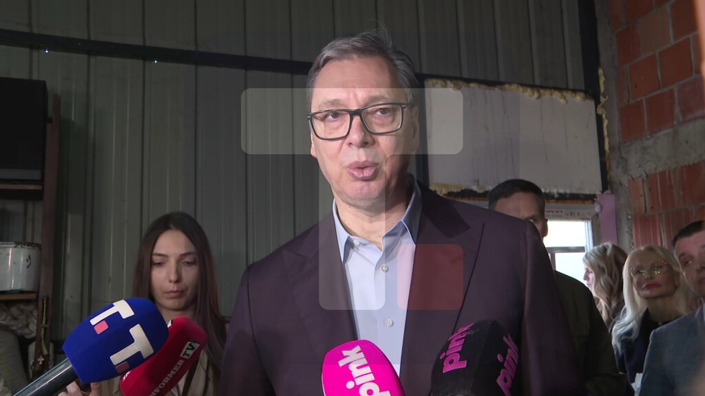 Vučić: Kupovaćemo još mnogo oružja i oruđa, kao što ćemo i mnogo toga proizvoditi