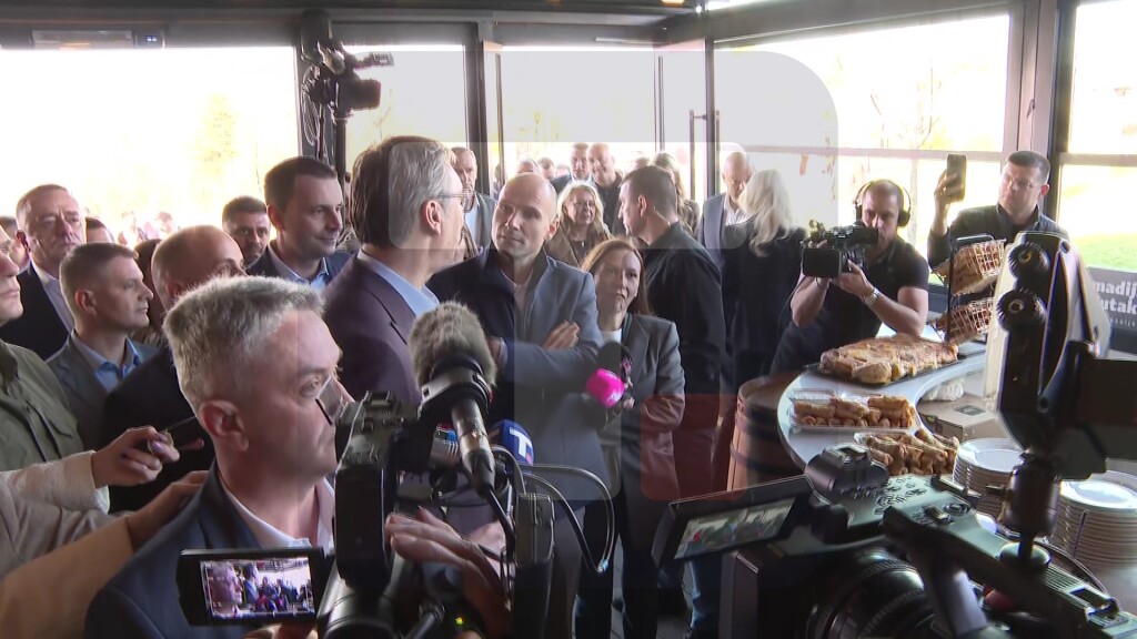 Vučić: Moramo da nastavimo da napredujemo u tehnološkoj oblasti pravljenja vina kako bismo nastavili da se takmičimo sa najboljima u svetu