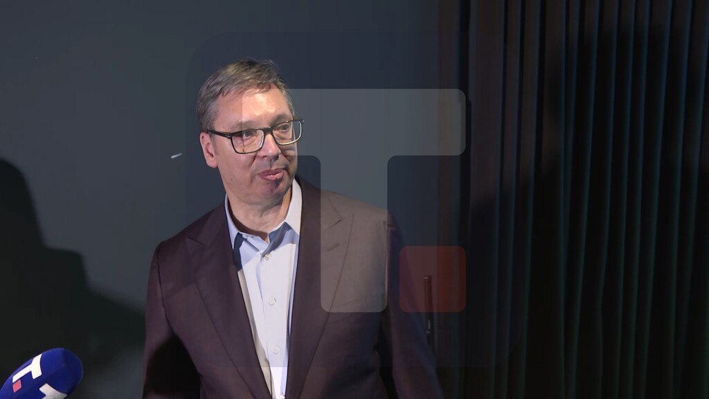 Vučić: Sve što budemo mogli da pomognemo Šumadijskom kutku u nastavku rasta i razvoja uradićemo, potrebno nam je više ovakvih ljudi