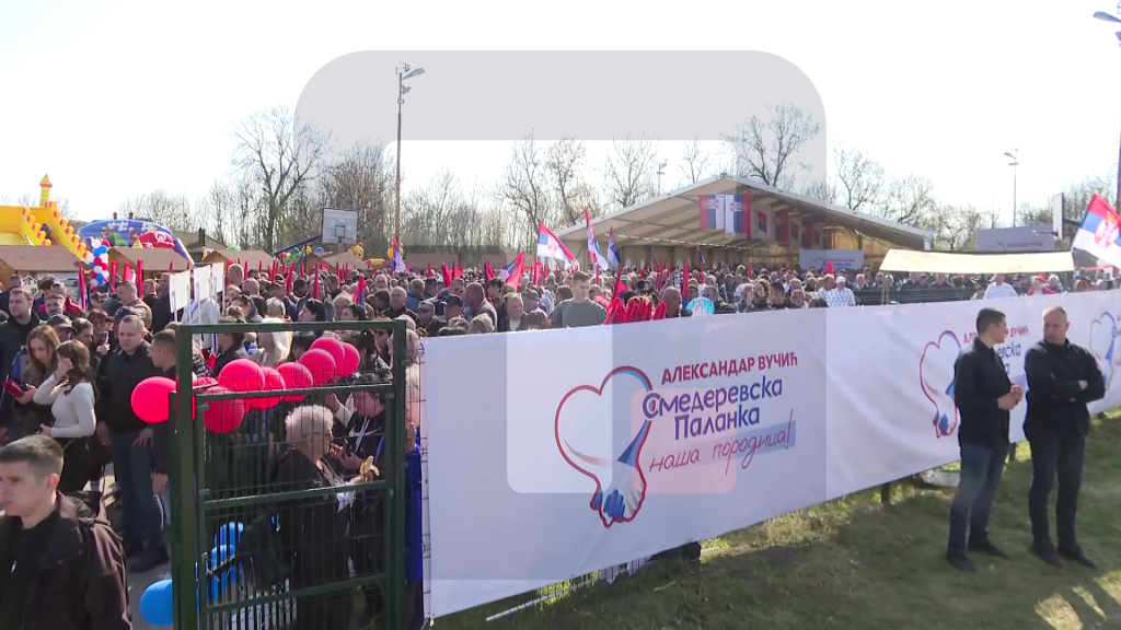 Vučić na druženju sa građanima Azanje